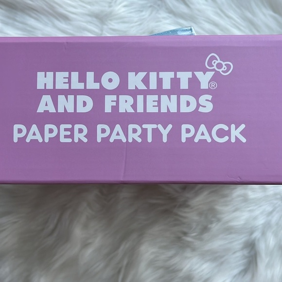 🆕 Hello Kitty and Friends Party Pack- Plates, Napkins, Wall Banner, Cake Topper - Picture 4 of 6
